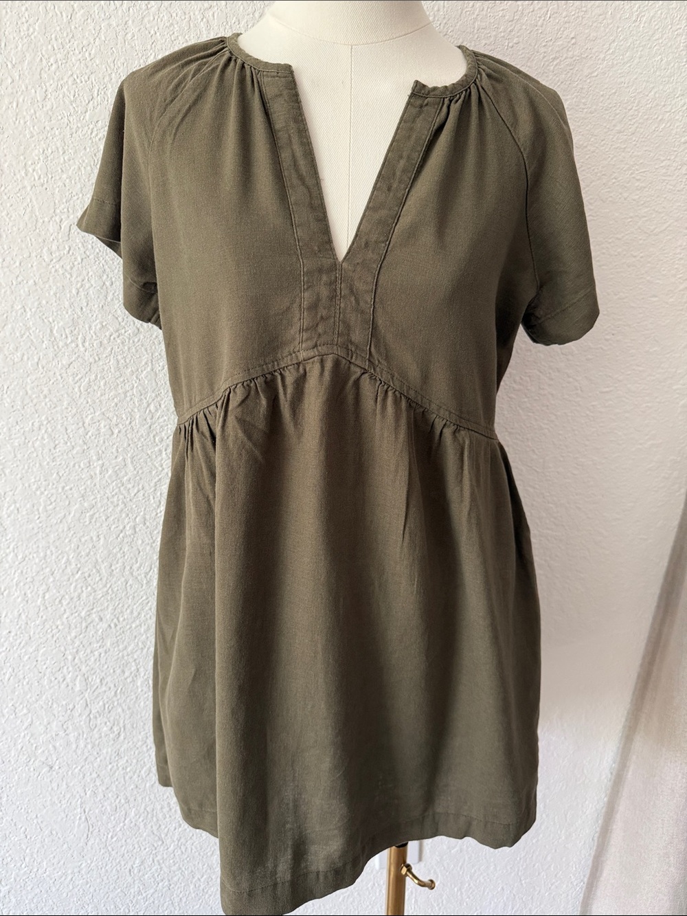 Universal Thread Olive V-Neck Short Sleeve Tunic
